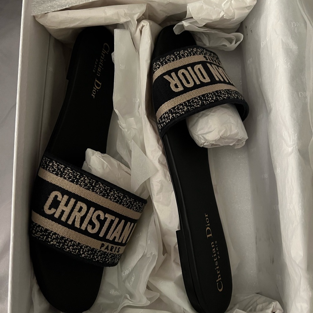New never worn just tried on Christian Dior sandal.